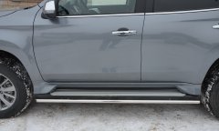 Тюнинг внедорожника Защита штатного порога труба Mitsubishi Pajero Sport 2017