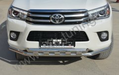 Тюнинг внедорожника Защита переднего бампера Toyota Hilux 2015