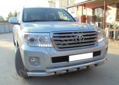 Тюнинг внедорожника Защита переднего бампера Toyota Land Cruiser 200 2013