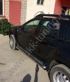 Тюнинг внедорожника Пороги с накладным листом Renault Duster 2011