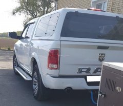 Тюнинг внедорожника Пороги с накладным листом Dodge RAM 1500