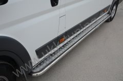 Тюнинг внедорожника Пороги с накладным листом Peugeot Boxer c 2014