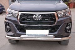 Тюнинг внедорожника Защита переднего бампера Toyota Hilux Exclusive Black 2018