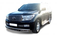 Тюнинг внедорожника Защита переднего бампера Toyota Land Cruiser 200 2007-2012