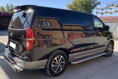 Тюнинг внедорожника Пороги с накладным листом Hyundai H1 Grand Starex 2018