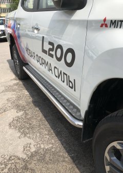 Тюнинг внедорожника Пороги с накладным листом Mitsubishi L200 2019