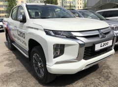 Тюнинг внедорожника Пороги с накладным листом Mitsubishi L200 2019
