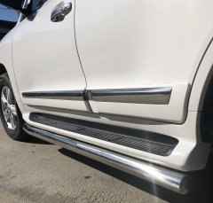 Тюнинг внедорожника Защита штатного порога труба Toyota Land Cruiser 200  2015