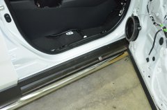 Тюнинг внедорожника Защита штатного порога труба Toyota RAV4 2019