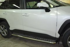 Тюнинг внедорожника Пороги с накладным листом Toyota RAV4 2019