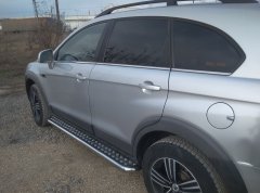 Тюнинг внедорожника Пороги с накладным листом Chevrolet Captiva 2012