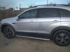 Тюнинг внедорожника Пороги с накладным листом Chevrolet Captiva 2012