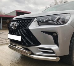 Тюнинг внедорожника Защита переднего бампера Toyota Hilux 2015