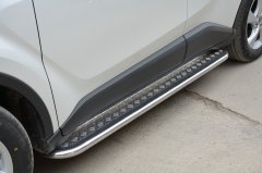 Тюнинг внедорожника Пороги с накладным листом Toyota C-HR 2018