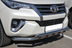 Тюнинг внедорожника Защита переднего бампера Toyota Fortuner 2017