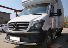 Тюнинг внедорожника Защита переднего бампера Mercedes-Benz Sprinter 2012