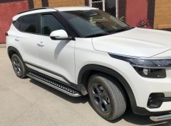 Тюнинг внедорожника Пороги с накладным листом KIA Seltos 2020