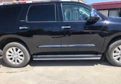 Тюнинг внедорожника Защита штатного порога труба Toyota Sequoia 2020
