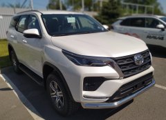 Тюнинг внедорожника Защита переднего бампера Toyota Fortuner 2020