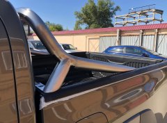 Тюнинг внедорожника Защитные дуги кузова Toyota Hilux Black Onyx 2020