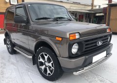 Тюнинг внедорожника Пороги с накладным листом Niva 2121 Urban 2014