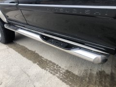 Тюнинг внедорожника Порог труба с проступью Mitsubishi Pajero Sport 1998-2007