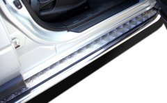 Тюнинг внедорожника Пороги с накладным листом Nissan X-trail 2007-2010 (T31) Второе поколение