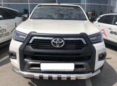 Тюнинг внедорожника Защита переднего бампера Toyota Hilux Black Onyx 2020