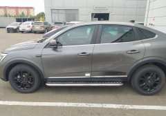Тюнинг внедорожника Пороги с накладным листом Renault Arkana 2018