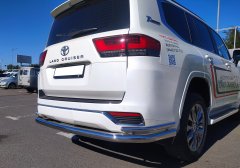 Тюнинг внедорожника Защита заднего бампера Toyota Land Cruiser 300 2021 (Юбилейная)