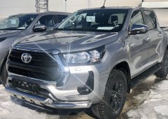 Тюнинг внедорожника Защита переднего бампера Toyota Hilux 2021