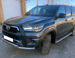 Тюнинг внедорожника Защита переднего бампера Toyota Hilux Black Onyx 2020
