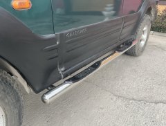 Тюнинг внедорожника Порог труба с проступью Hyundai Galloper 1995