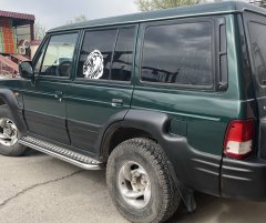 Тюнинг внедорожника Пороги с накладным листом Mitsubishi Pajero 1 1986-2006