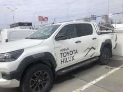 Тюнинг внедорожника Защитные дуги кузова Toyota Hilux 2021