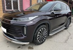 Тюнинг внедорожника Пороги с накладным листом Chery Exeed TXL 2021