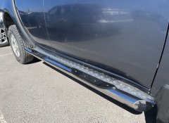 Тюнинг внедорожника Порог труба с проступью Mitsubishi L200  2014