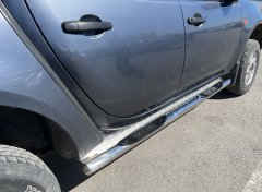 Тюнинг внедорожника Порог труба с проступью Mitsubishi L200  2014