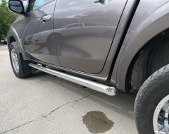 Тюнинг внедорожника Защита штатного порога труба Mitsubishi L200 2006