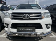 Тюнинг внедорожника Защита переднего бампера Toyota Hilux 2015