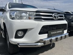 Тюнинг внедорожника Защита переднего бампера Toyota Hilux 2015