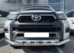 Тюнинг внедорожника Защита переднего бампера Toyota Hilux Black Onyx 2020