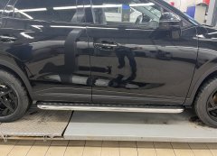 Тюнинг внедорожника Пороги с накладным листом Chery Omoda C5 2022