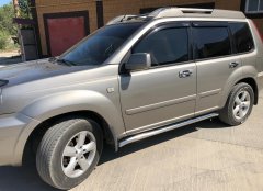Тюнинг внедорожника Защита штатного порога труба Nissan X-trail 2004-2007 (T30) Первое поколение (Рестайлинг)