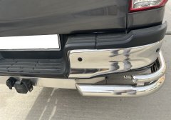 Тюнинг внедорожника Защита заднего бампера Toyota Hilux 2015