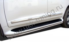 Тюнинг внедорожника Защита штатного порога труба Toyota Land Cruiser 200 2013