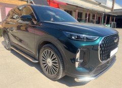 Тюнинг внедорожника Пороги с накладным листом Chery Tiggo 9 2024