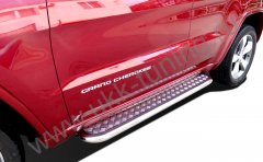 Тюнинг внедорожника Пороги с накладным листом Jeep Grand Cherokee 2013