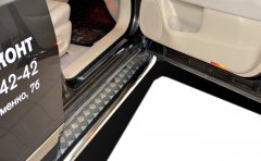 Тюнинг внедорожника Пороги с накладным листом Nissan Pathfinder 2015