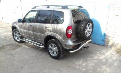 Тюнинг внедорожника Защита заднего бампера Chevrolet Niva 2010